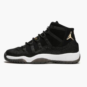 AIR JORDAN 11 RETRO PREM HC
"Heiress Black Stingray"